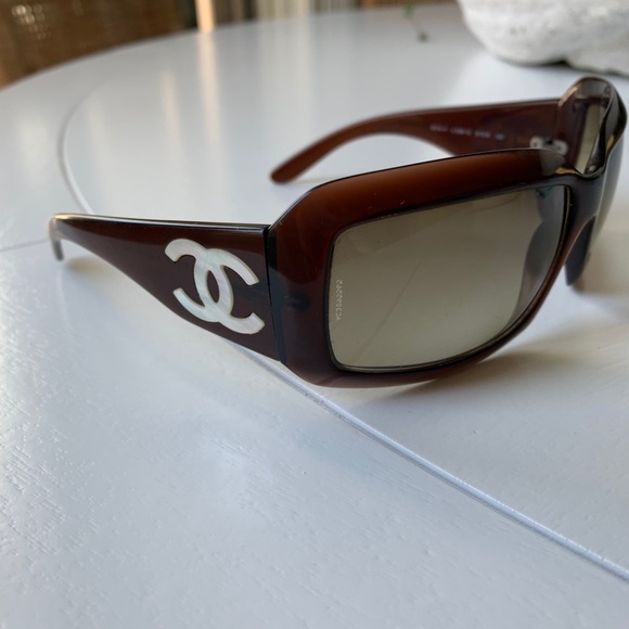 Chanel sunglasses - Picture 2 of 6